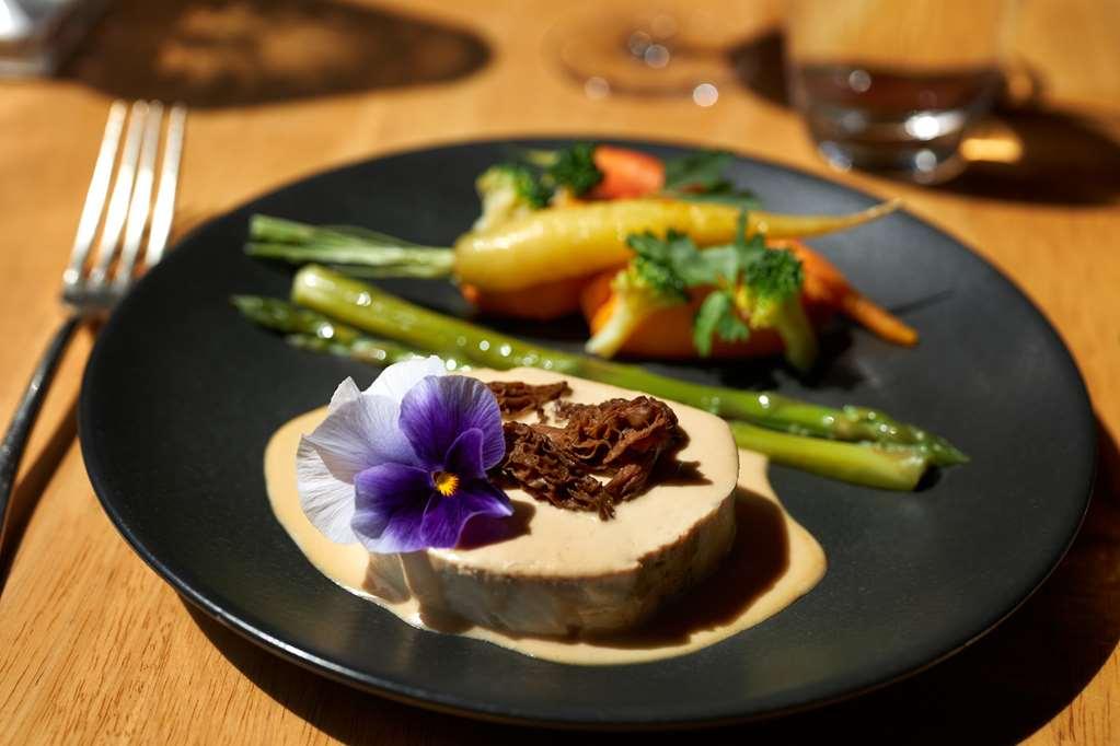 Le Clos De Bourgogne Moulins  Restaurace fotografie